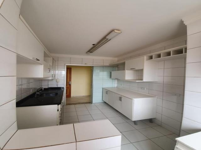 #317 - Apartamento para Venda em Arapongas - PR