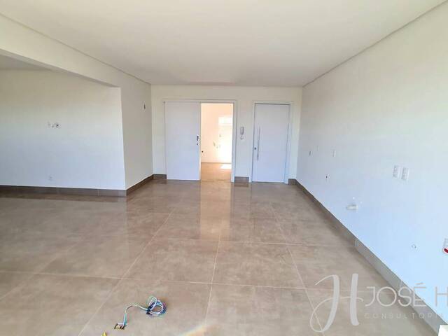 #857 - Apartamento para Venda em Arapongas - PR - 2